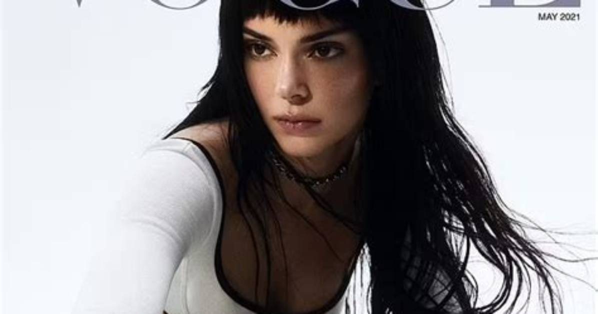 Kendall Jenner Stuns in Tiny Yellow Bikini & Cowboy Hat in Sexy New Mirror Selfie