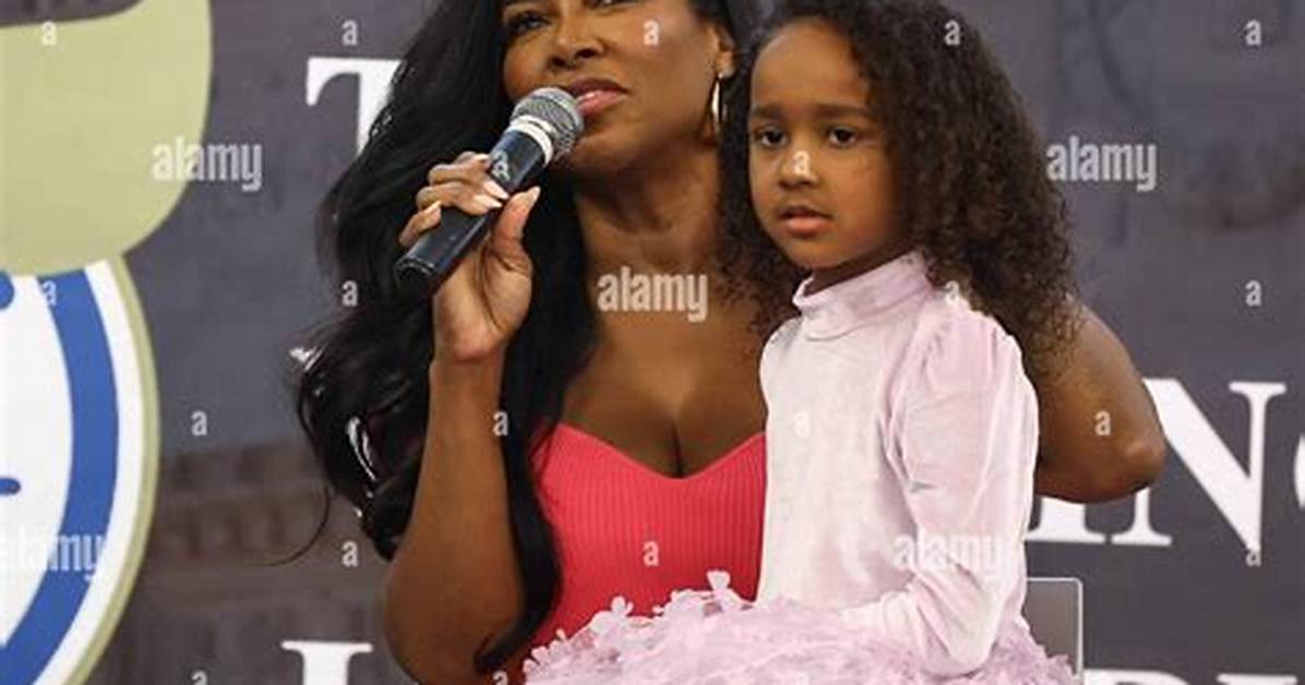 Kenya Moore’s Daughter Brooklyn, 1, Tries to Go to Nyc to See Daddy Marc in Adorable New Video