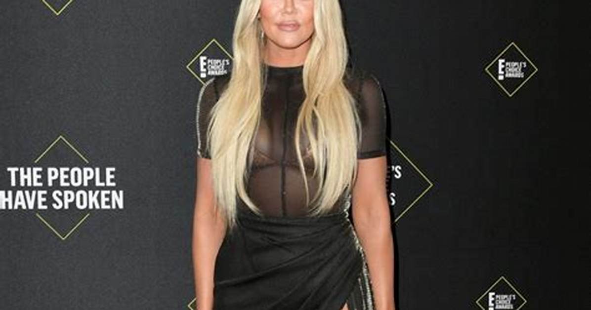 Khlo%C3%A9 Kardashian Rocks a Sexy Sports Bra 1200. Jpg