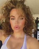 Khloe Kardashian Shows off Curly Hair & Abs – Hollywood Life