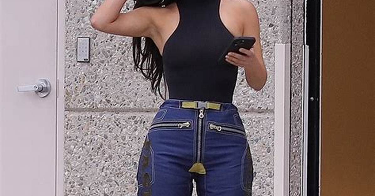 Kim Kardashian Gets ‘Stranded’ in Bikini Bottoms 1 Week Before 7-Year Wedding Anniversary
