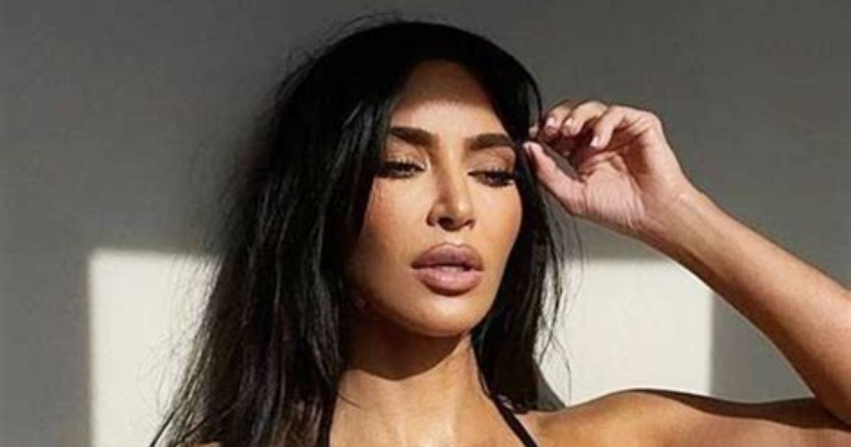 Kim Kardashian Rocks Black Bikini in Outdoor Shower: Photos – Hollywood Life