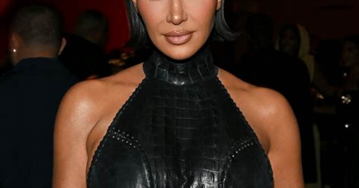 Kim Kardashian Rocks Black Bodysuit & Cleavage While in Coeur D’alene – Hollywood Life