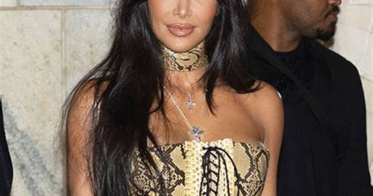 Kim Kardashian Rocks Lace-up Snakeskin Dress During Milan Fashion Week – Hollywood Life