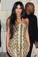 Kim Kardashian Rocks Lace-up Snakeskin Dress During Milan Fashion Week – Hollywood Life