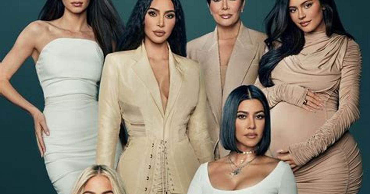 Kim Kardashian’s 5 Best & Worst Pregnancy Outfits
