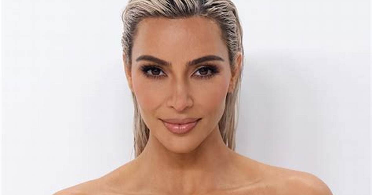 Kim Kardashian’s White Bikini on the Beach: Photos – Hollywood Life