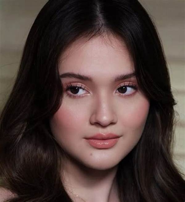 Kira Balinger Biography, Age, Wiki, Height, Parents, Boyfriend, Net Worth and Instagram