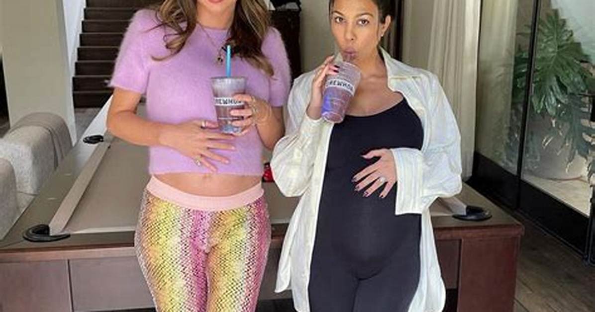 Kourtney Kardashian and Miranda Kerr Twin with Baby Bumps in New Photo – Hollywood Life