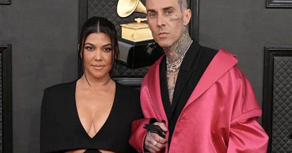 Kourtney Kardashian Rocks Travis Barker’s Underwear: Photos – Hollywood Life