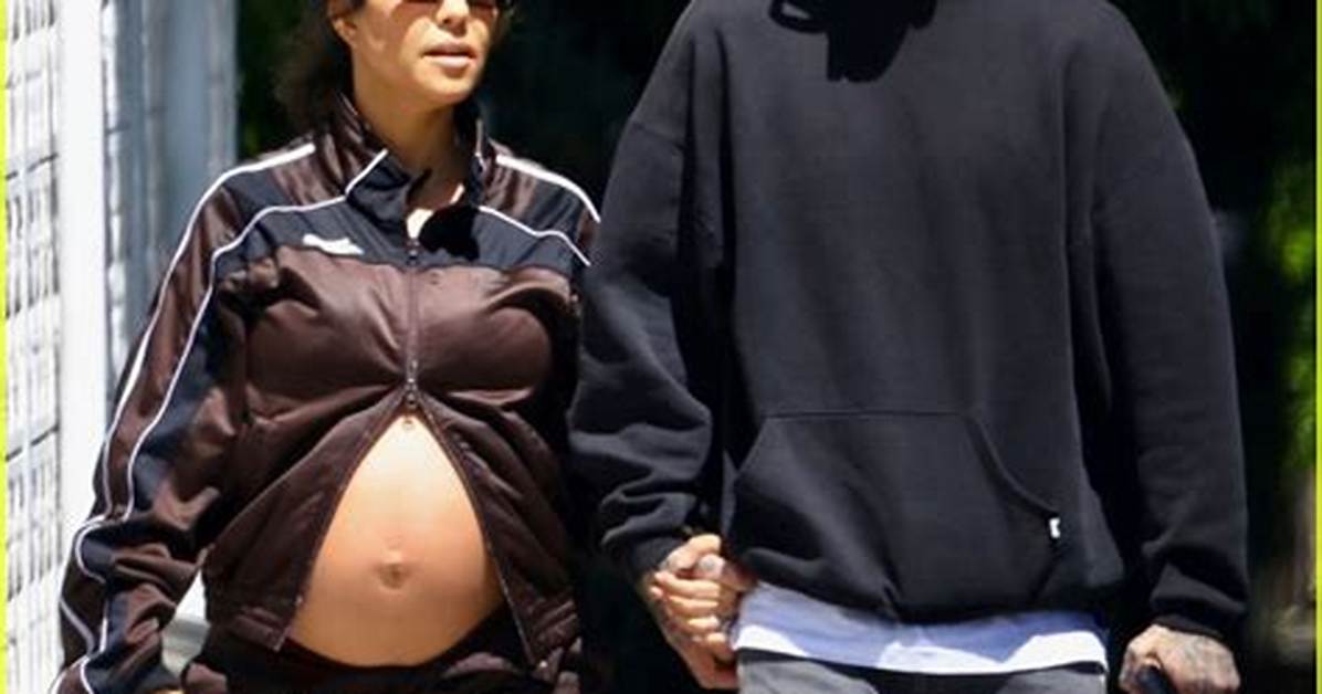 Kourtney Kardashian Shows off Bare Baby Bump in Green Bikini Photos – Hollywood Life