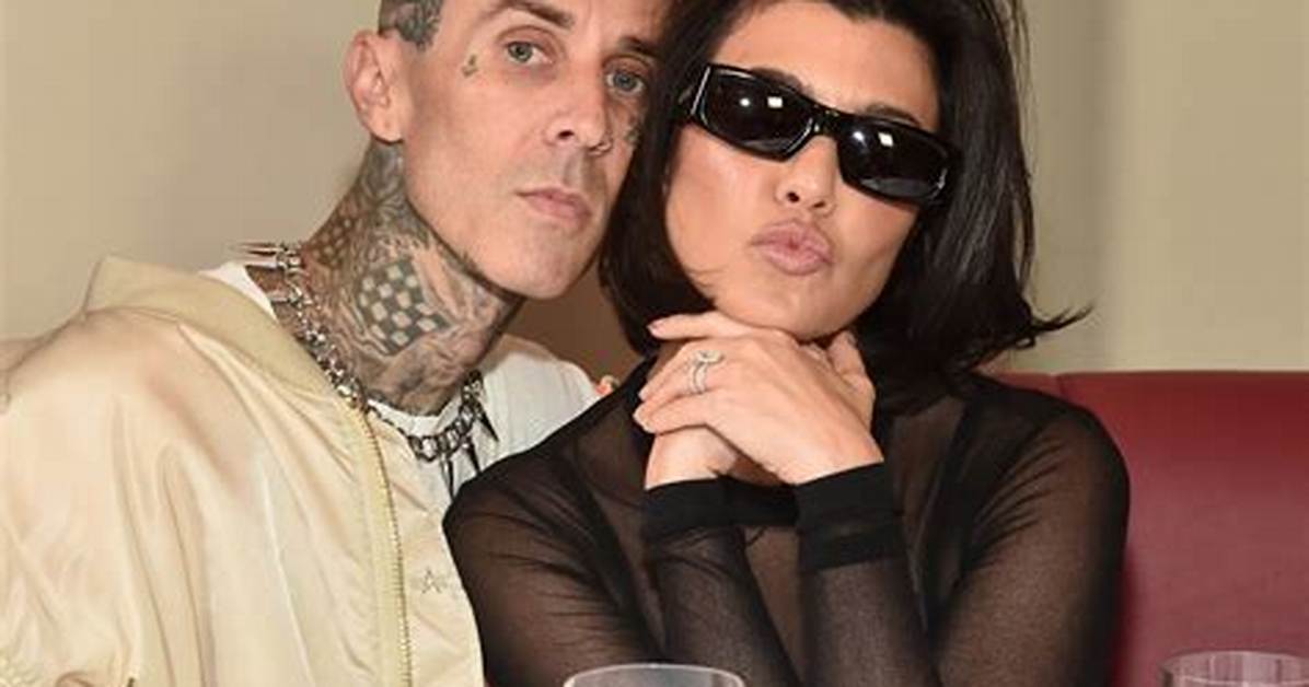 Kourtney Kardashian Was Drunk at Travis Barker Wedding, She Reveals – Hollywood Life