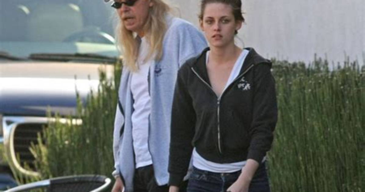 Kristen Stewart & Dad — out for Family Night with His New Girlfriend in Nyc – Hollywood Life