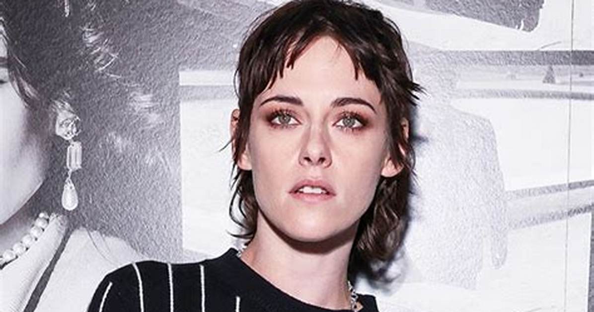 Kristen Stewart Rocks Mullet at Chanel Paris Fashion Week Show – Hollywood Life