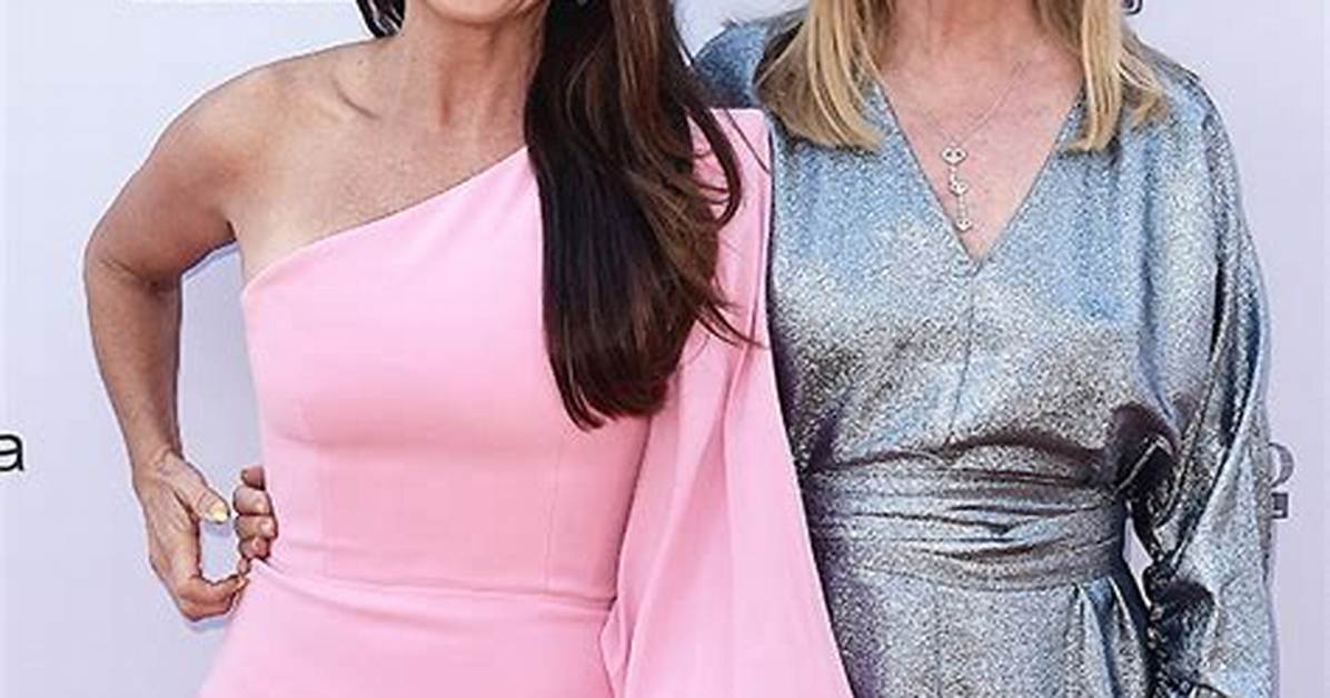 Kyle Richards & Kathy Hilton Reunite at Niece’s Bridal Shower – Hollywood Life