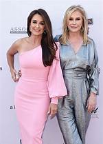 Kyle Richards & Kathy Hilton Reunite at Niece’s Bridal Shower – Hollywood Life