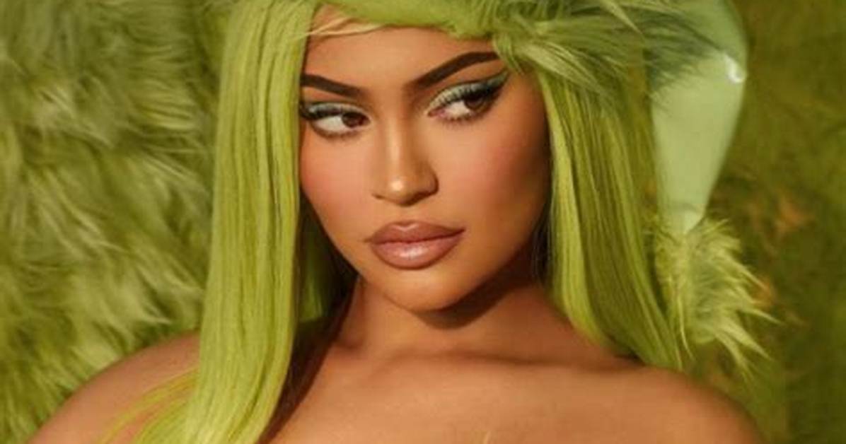 Kylie Jenner Admits She’s ‘Getting Buff’ & Shows off Her Toned Arms – Watch