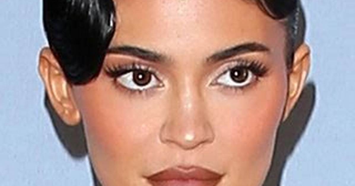 Kylie Jenner ‘Curled Up, Bawling Her Eyes out on Couch’ After Tyga Split