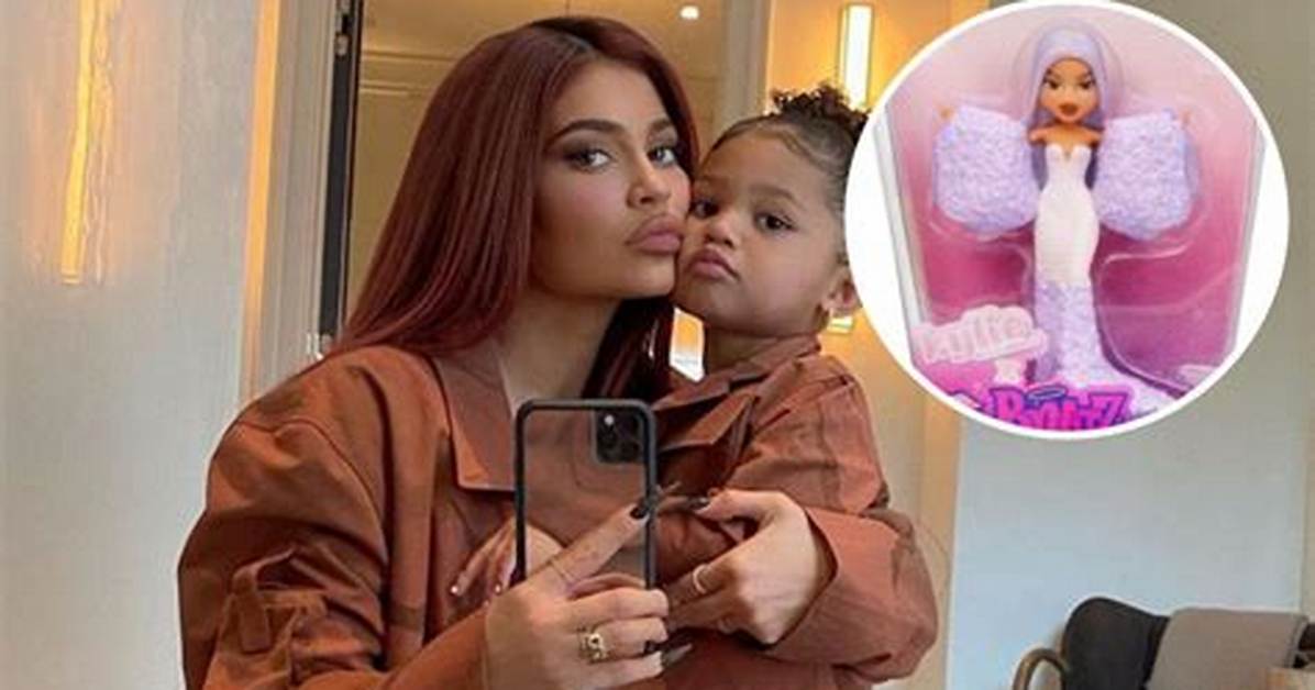 Kylie Jenner Gifts Baby Daughter Stormi with Prada Bags Worth over $3K – Hollywood Life