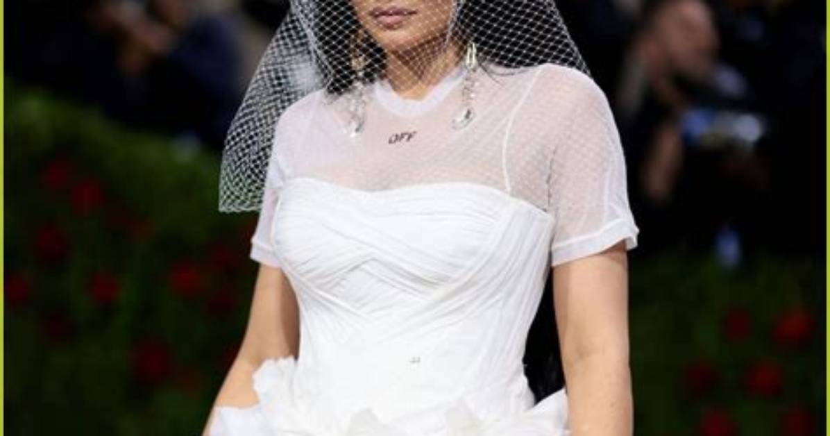 Kylie Jenner Gives off Major Bridal Vibes in Strapless White Dress 1 Day After Travis Scott Says He’ll Propose
