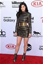 Kylie Jenner, Jennifer Lopez & More Best Dressed Celebrities of the Week – Quarantine Edition