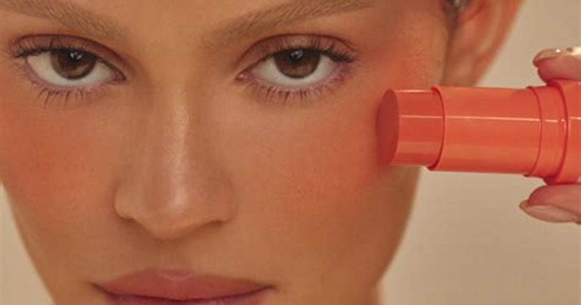 Kylie Jenner Loves This Foundation Stick for a Natural Glow