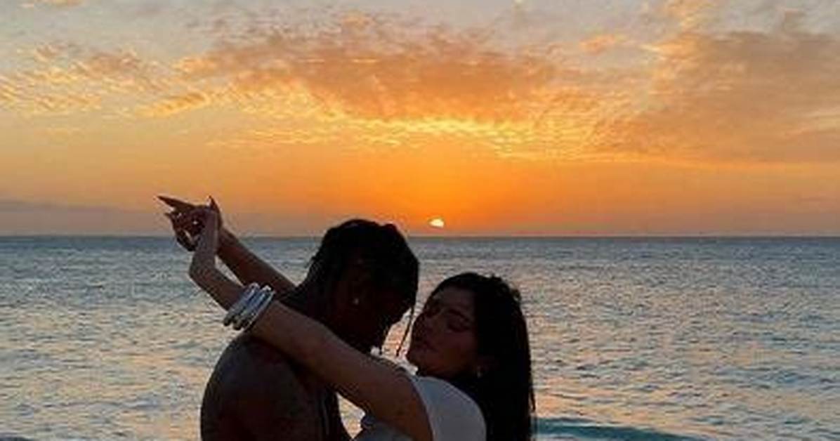 Kylie Jenner Reunites with Shirtless Travis Scott & Fans Wonder If They’re Back Together