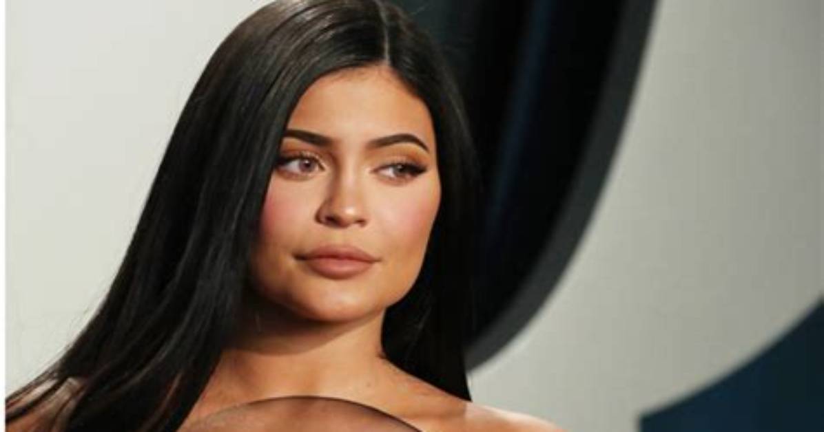 Kylie Jenner Says She Regrets ‘Stripper Pole’ Episode of ‘Kuwtk’ – Hollywood Life