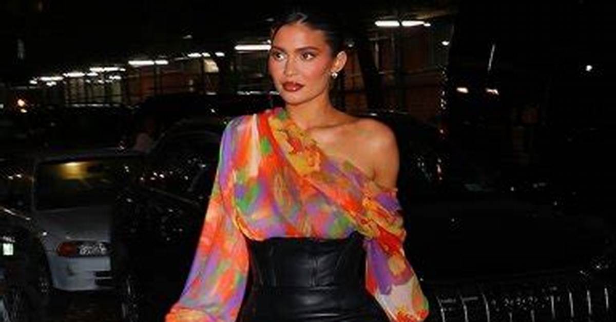 Kylie Jenner Slays in High Waisted Black Leather Mini & off the Shoulder Blouse for Dinner in Nyc – Photos