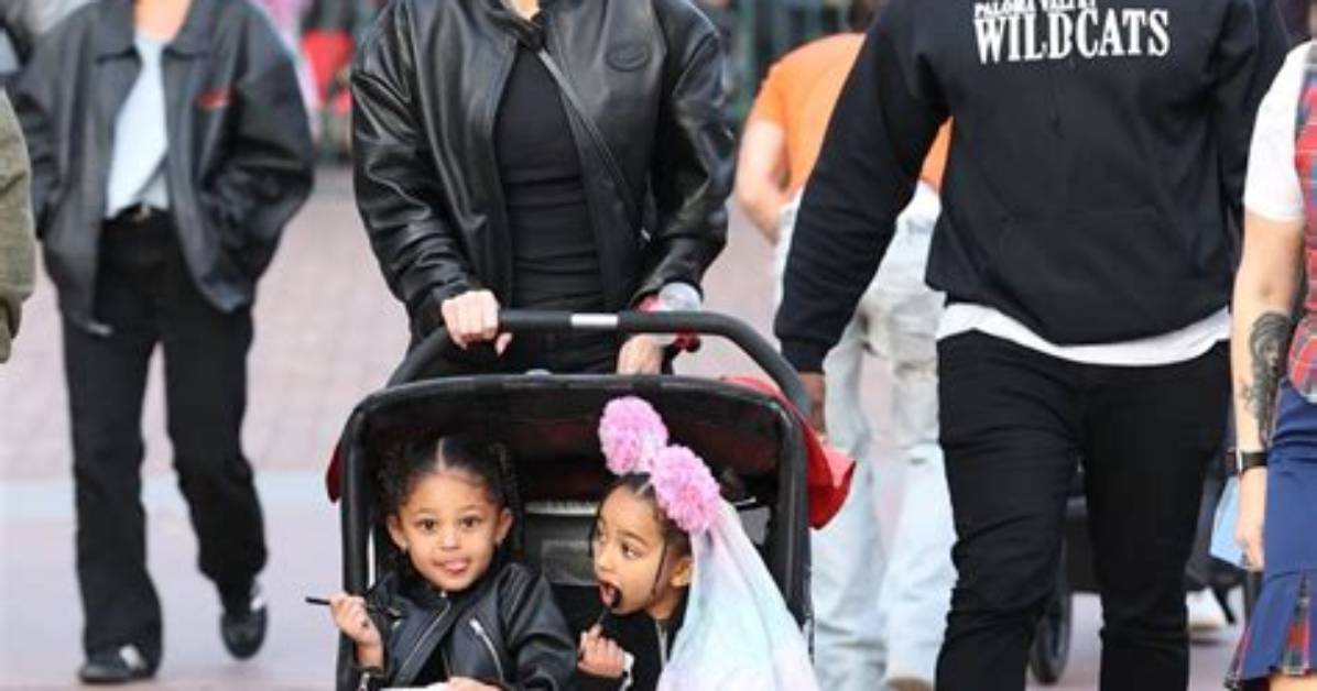 Kylie Jenner Takes Kids Aire & Stormi & Niece Chicago to Disneyland – Hollywood Life
