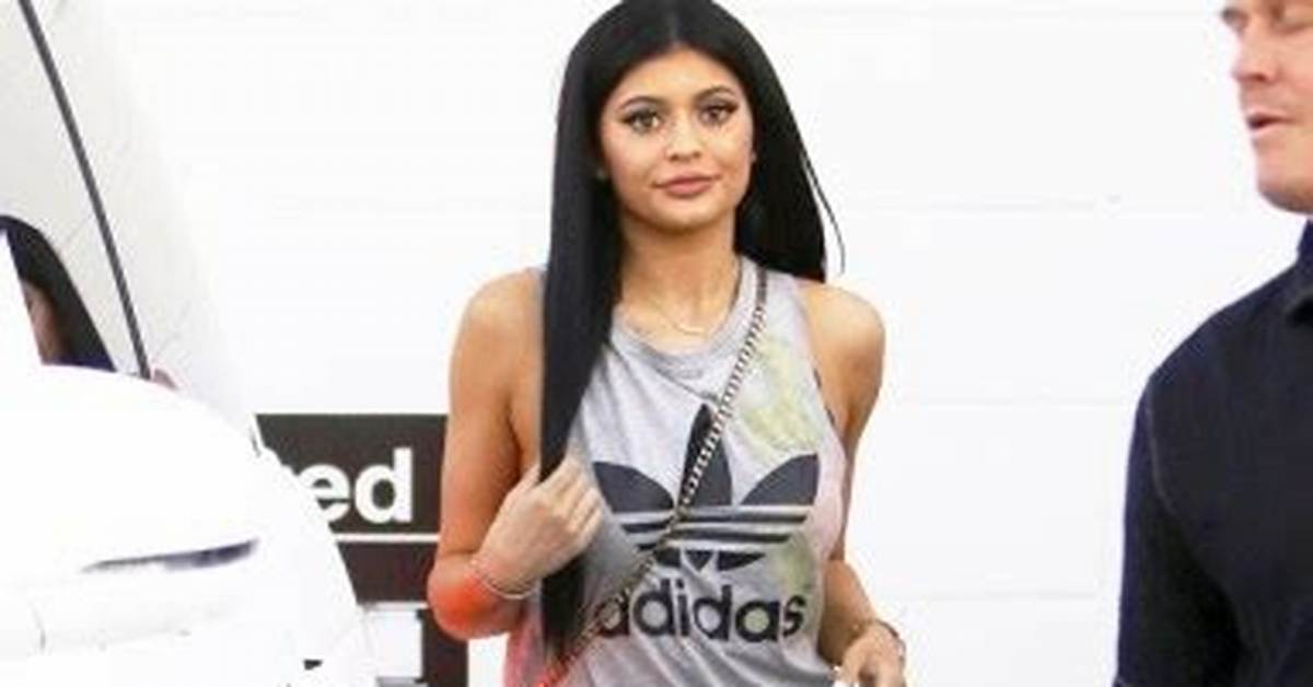 Kylie Jenner Walks a Terrifyingly Narrow Bridge While Hiking on Utah Trip: ‘This Is Crazy’