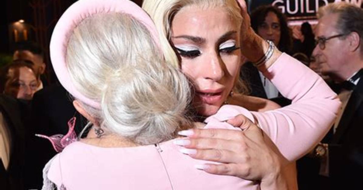 Lady Gaga Cries & Helen Mirren Comforts Her at Sag Awards — Video – Hollywood Life