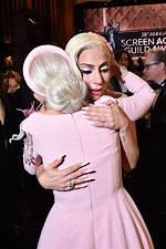 Lady Gaga Cries & Helen Mirren Comforts Her at Sag Awards — Video – Hollywood Life