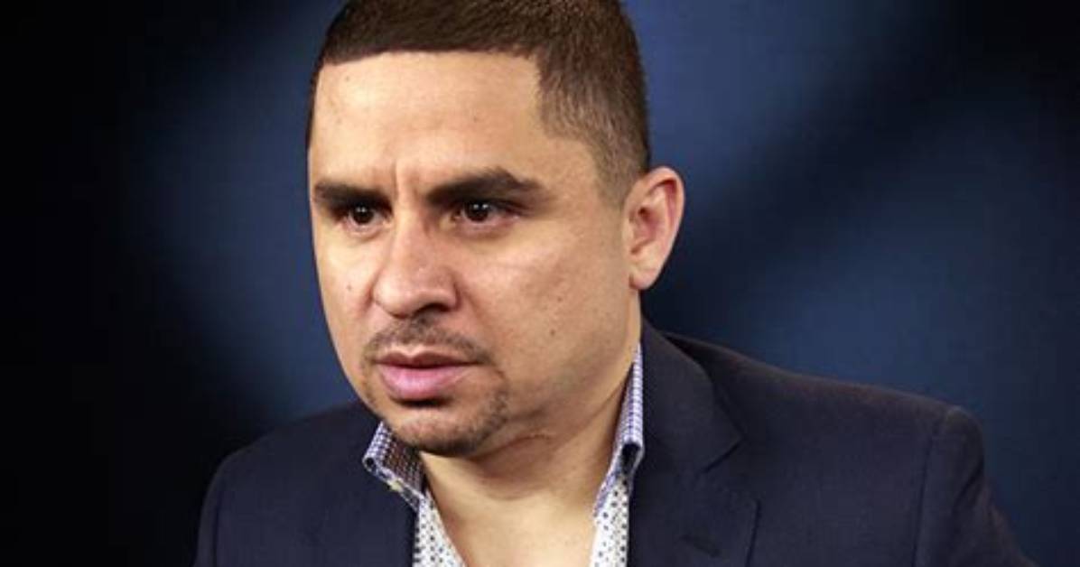 Larry Hernandez: the Acclaimed Mexican Singer's Life and Career