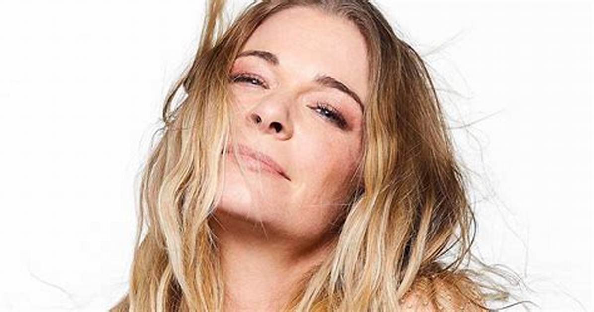 Leann Rimes Rocks Bikini to Sunbathe in New Photo – Hollywood Life