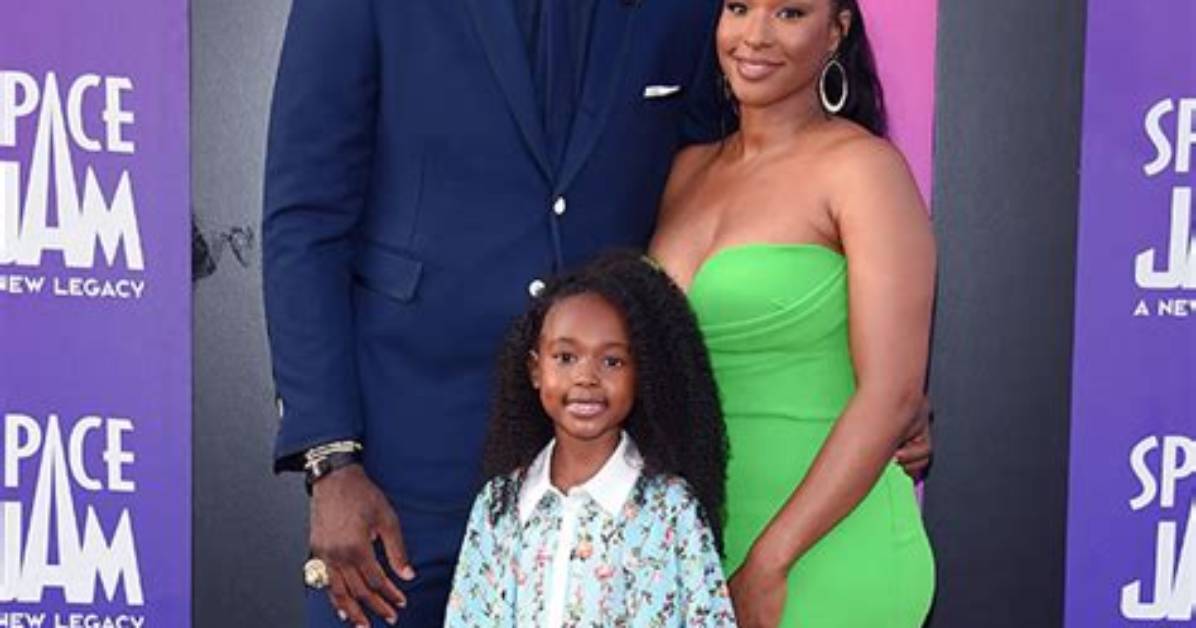 Lebron James’ Wife Savannah Slays in Backless Dress Before 2022 – Hollywood Life