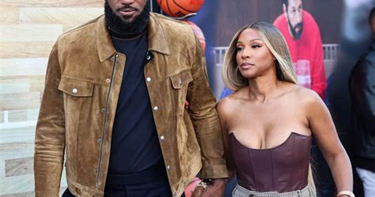 Lebron James’ Wife Savannah Stuns in Little Dress Before Night out – Hollywood Life