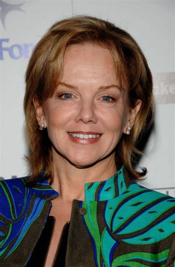 Linda Purl ·
