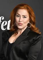 Lisa Ann Walter ·