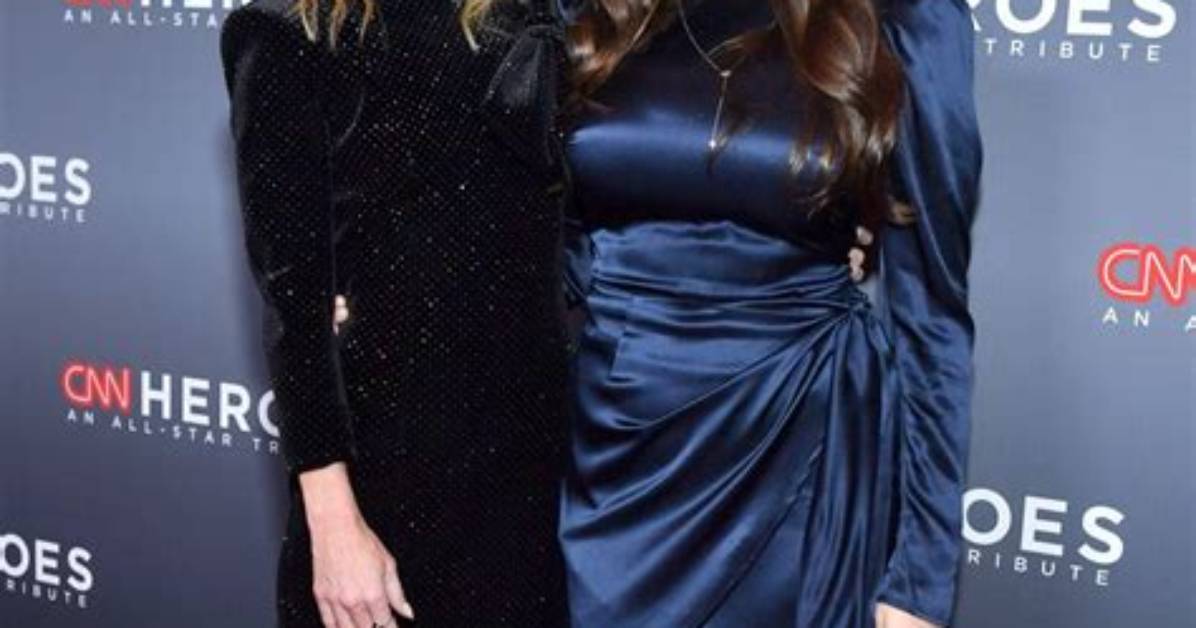 Lola Consuelos, 17, Rocks Festive Velvet Mini in Rare Red Carpet Appearance with Mom Kelly Ripa