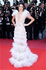Low Cut Dresses on the Red Carpet — Pics