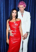 Machine Gun Kelly Grabs Megan Fox at iHeartRadio Music Awards — Video – Hollywood Life