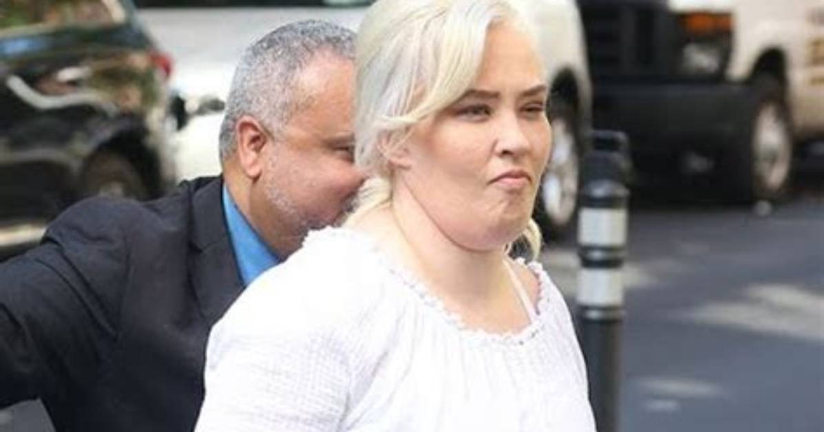 Mama June & Bf Geno Spotted Roaming Casino Floor Despite Quarantine Warnings