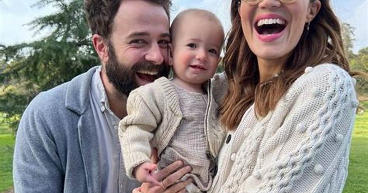 Mandy Moore Pregnant with Second Child with Husband Taylor Goldsmith – Hollywood Life