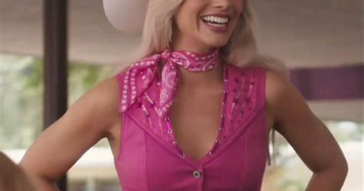 Margot Robbie Dresses as Cowboy Barbie During Reshoots: Photos – Hollywood Life