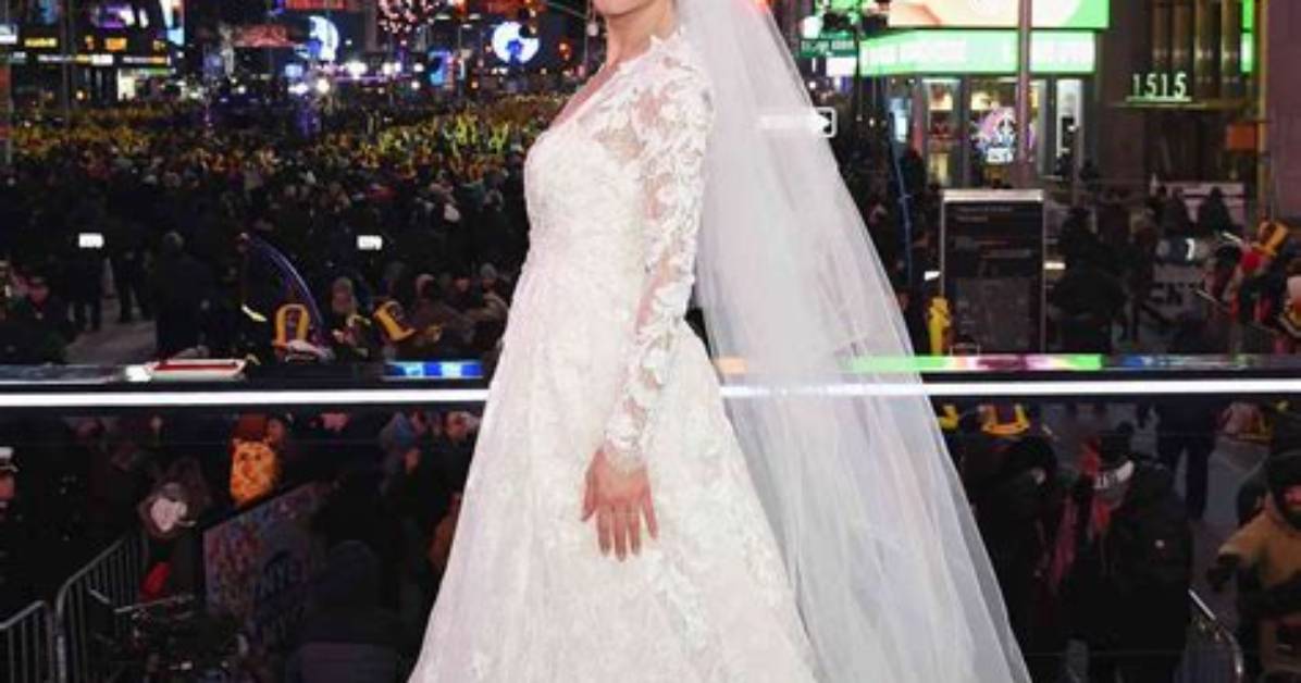 Maria Menounos’ Wedding Dress on New Year’s Eve — Pronovias Design – Hollywood Life