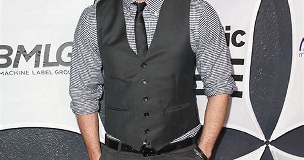 Mark Salling Takes Special Finn ‘Souvenir’ from ‘Glee’ Set After Wrap