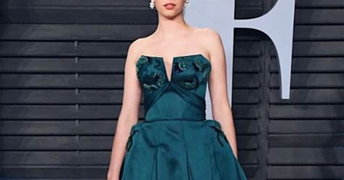 Maya Hawke (Actress) Wiki, Bio, Age, Height, Weight, Body Stats, Net Worth, Ethnicity, Early Life, Facts