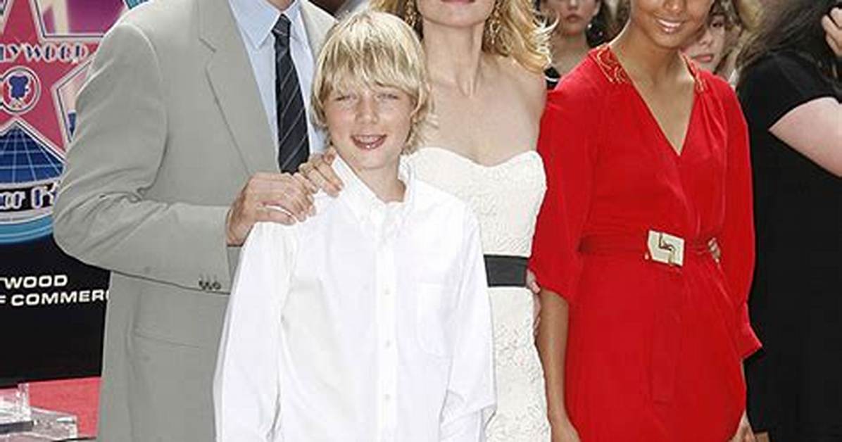 Meet Her Two Adult Children Claudia & John – Hollywood Life