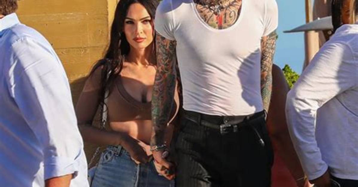 Megan Fox Rocks Plunging Crop Top for Lunch with Machine Gun Kelly – Hollywood Life